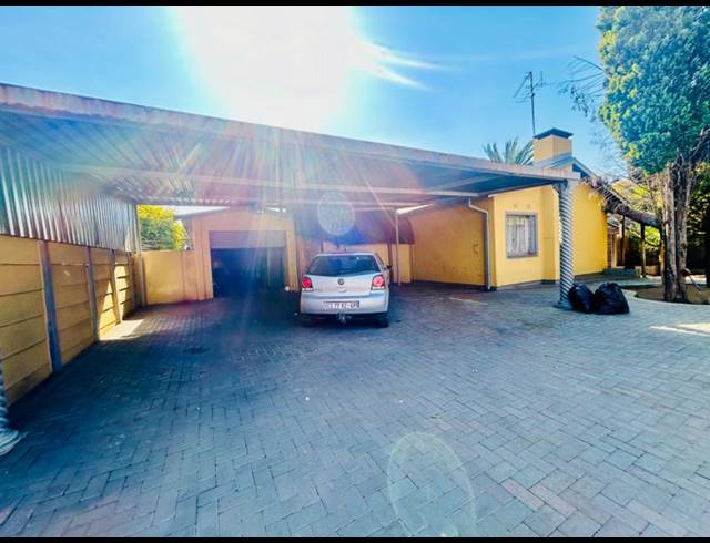 3 BEDROOM HOUSE FOR SALE IN VANDERBIJLPARK SW 1